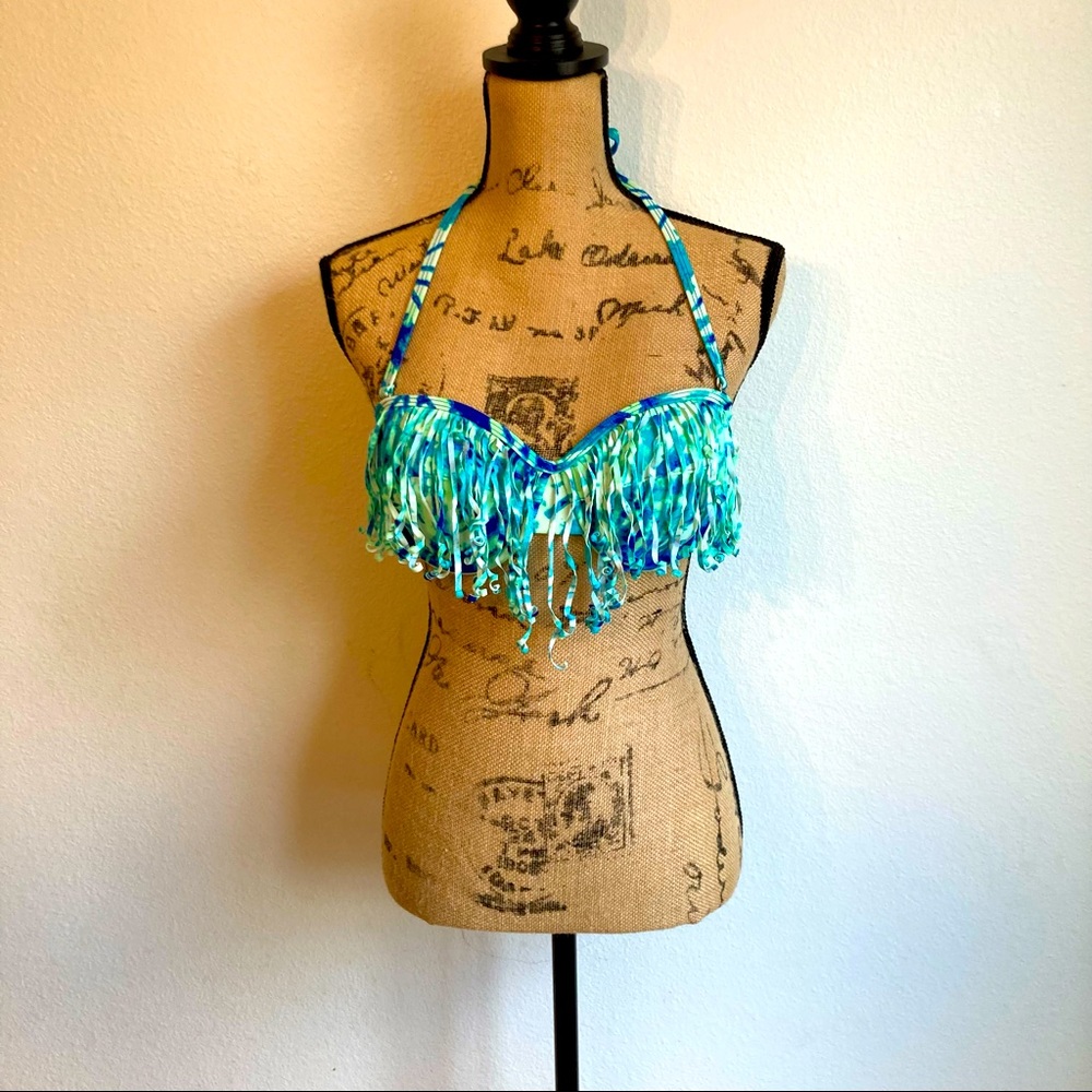 Xhilaration underwire bathing suit top